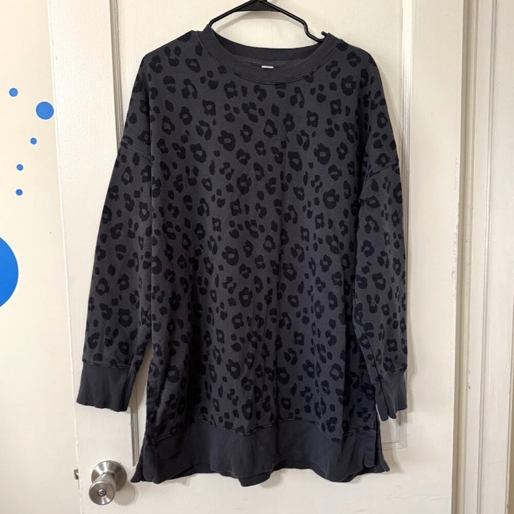 Old Navy Oversized Vintage Tunic Sweatshirt | XL | Gray Leopard Print